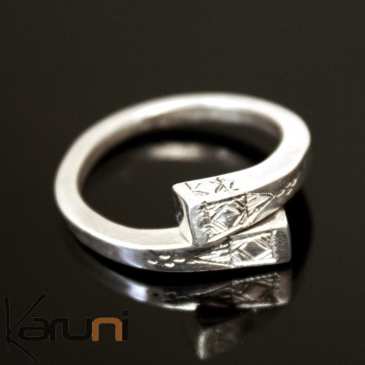 Cross silver ring with engraved nail switch - KARUNI