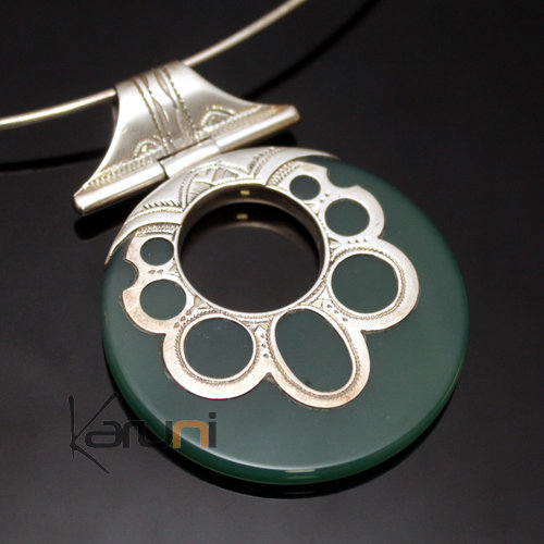 African Necklace Pendant Sterling Silver Ethnic Jewelry Green Agate Round Petals Tuareg Tribe Design 01