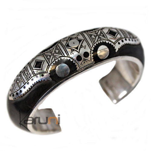 Tuareg big round engraved bracelet ebony silver 3042