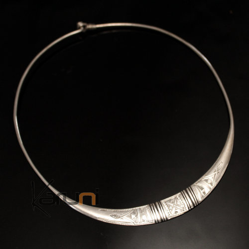 Silver Necklace Choker Closed Torque Engraved Ebony 01